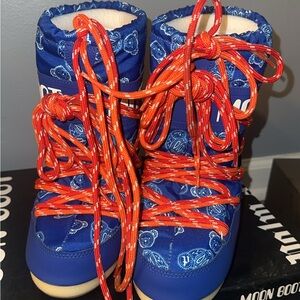Palm Angels Blue Paisley Kids Snow Boots with Orange Laces